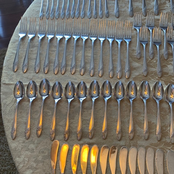 Queen Bess II Tudor Plate silver plate flatware - Picture 5 of 14